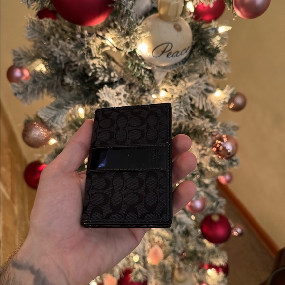 COACH. Black Folding Wallet. - Picture 2 of 4